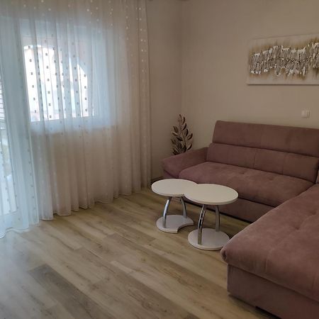 Apartments Juric Привлака Экстерьер фото